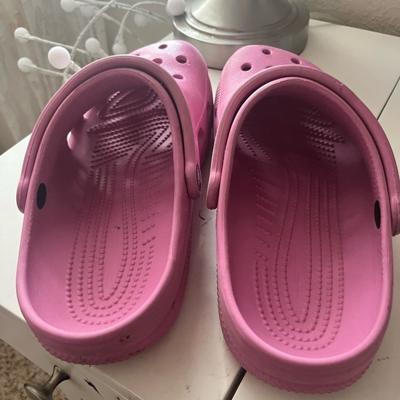Pink crocs - Picture 3 of 5